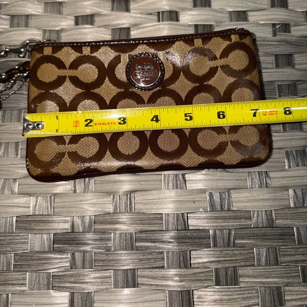 Coach Signature C Jacquard Wristlet Clutch Brown Tan Leather Trim - Picture 12 of 14